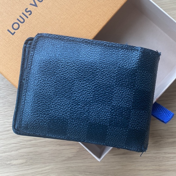 Mens Louis Vuitton Wallet - Picture 2 of 7